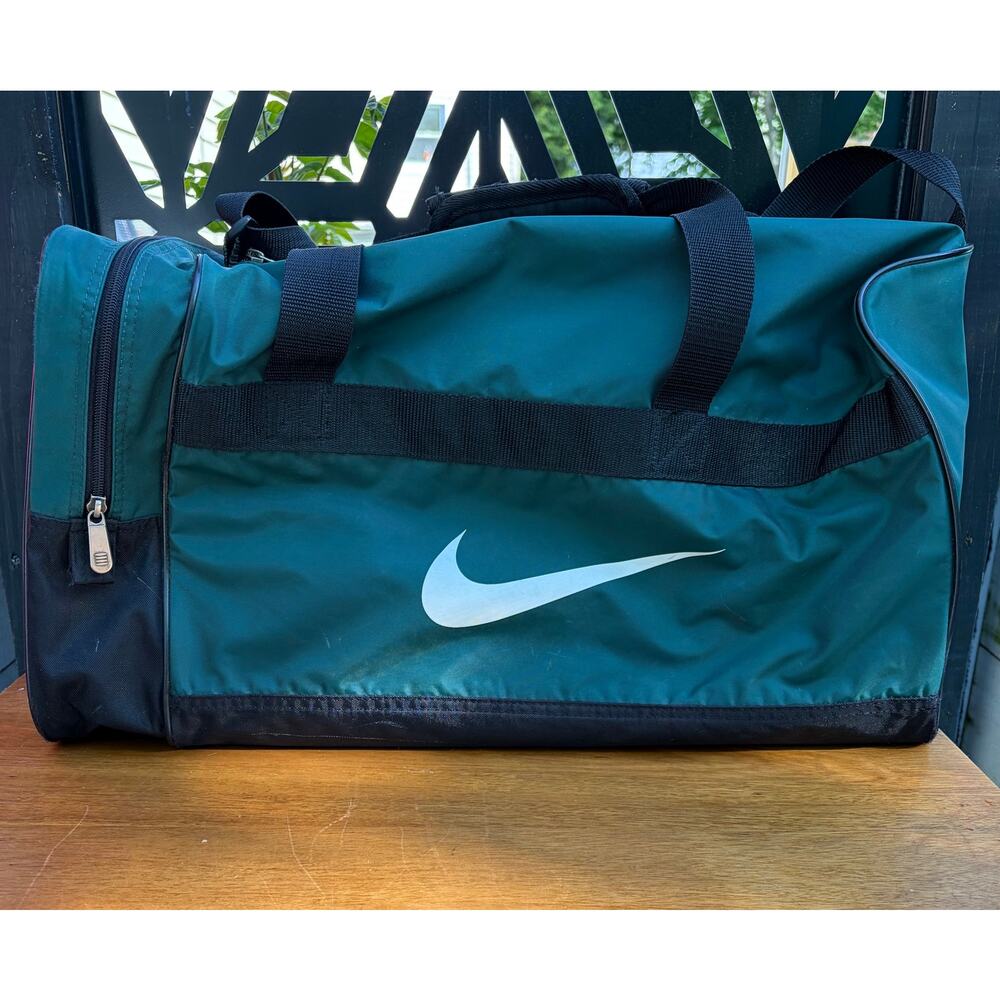 Vintage Nike Duffel Bag Green Black Gym Bag Travel Sports Carry On